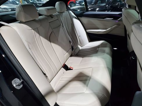Used 2022 BMW 540i w/ M Sport Package RWD image 22