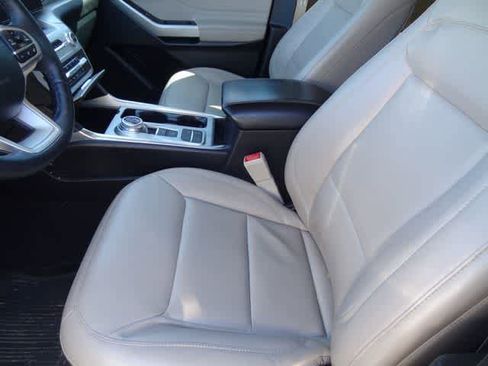Used 2023 Ford Explorer XLT w/ Equipment Group 202A image 7