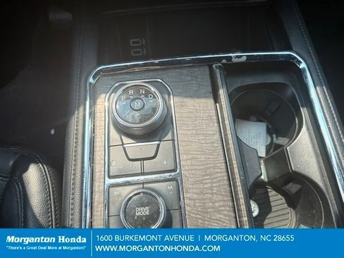 Used 2019 Ford Expedition Limited w/ Equipment Group 301A AWD/4WD image 3