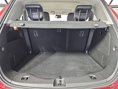 Certified 2022 Chevrolet Trax LT w/ LT Convenience Package image 17