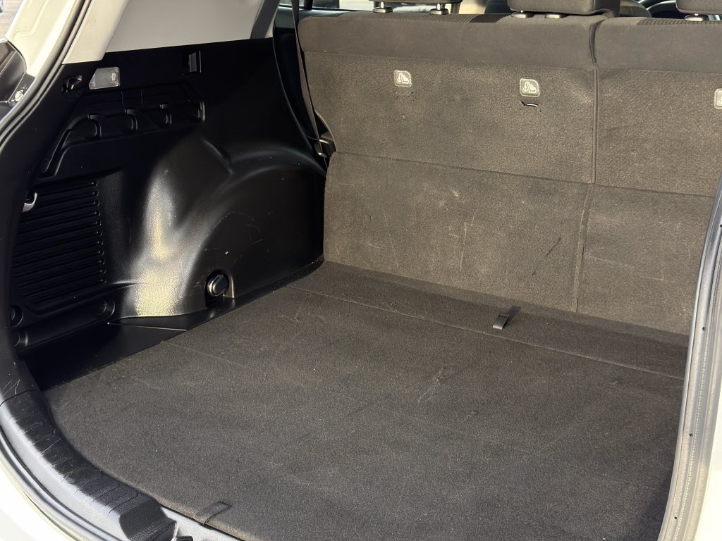 Used 2017 Toyota RAV4 LE FWD image 27