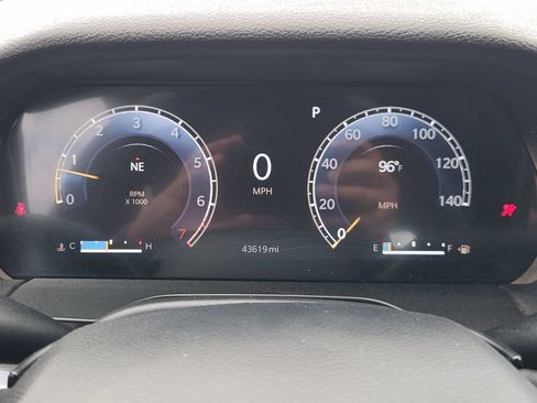 Used 2022 Jeep Grand Cherokee Altitude AWD/4WD image 15