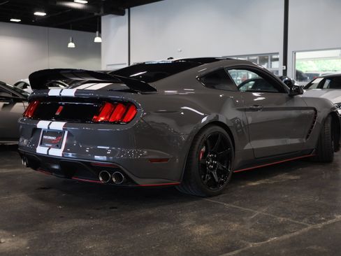 Used 2018 Ford Mustang Shelby GT350R w/ GT350R Equipment Group 920A RWD image 6
