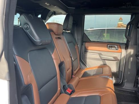 Used 2024 Ford Bronco Outer Banks image 27