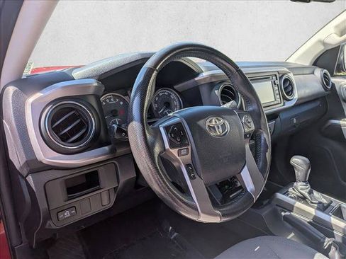 Used 2017 Toyota Tacoma SR5 AWD/4WD image 10