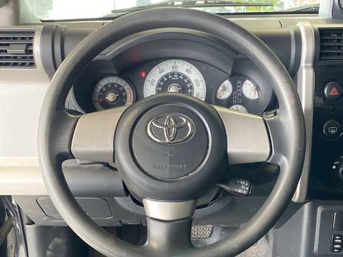 Used 2008 Toyota FJ Cruiser Base image 16