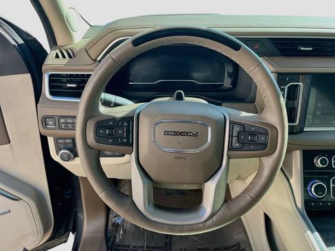 Used 2024 GMC Yukon Denali w/ Advanced Technology Package AWD/4WD image 11