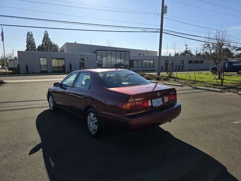 Used 2001 Toyota Camry CE image 7
