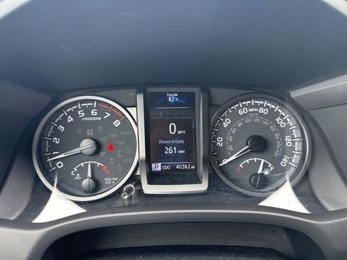 Used 2022 Toyota Tacoma TRD Sport w/ Technology Package AWD/4WD image 12