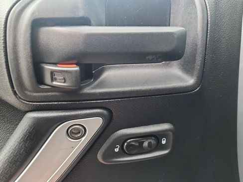 Used 2013 Jeep Wrangler Unlimited Sport AWD/4WD image 11