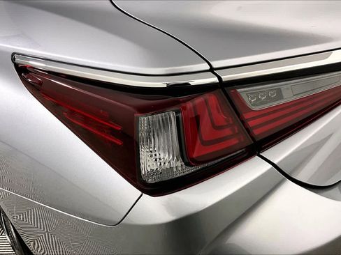 Used 2025 Lexus ES 350 image 28