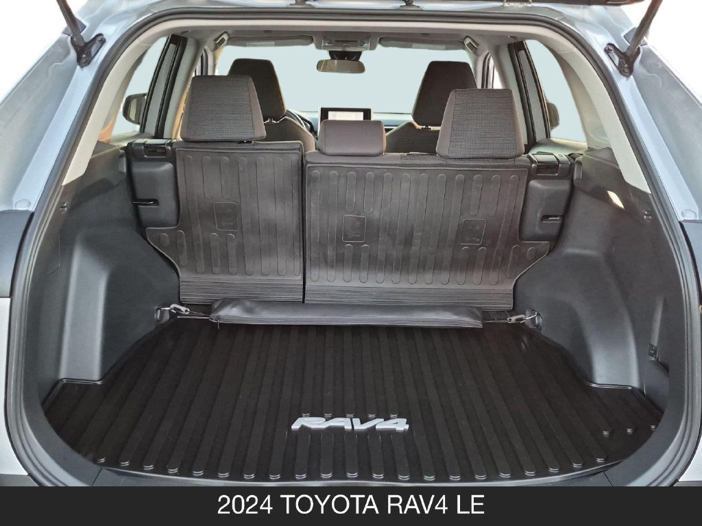 Used 2024 Toyota RAV4 LE AWD/4WD image 23