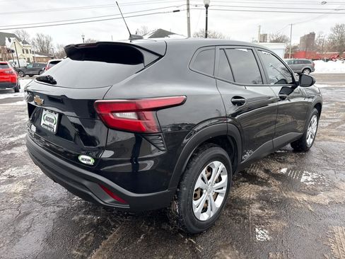 Used 2024 Chevrolet Trax LS image 3