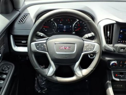 Used 2024 GMC Terrain SLE w/ Driver Convenience Package FWD image 13
