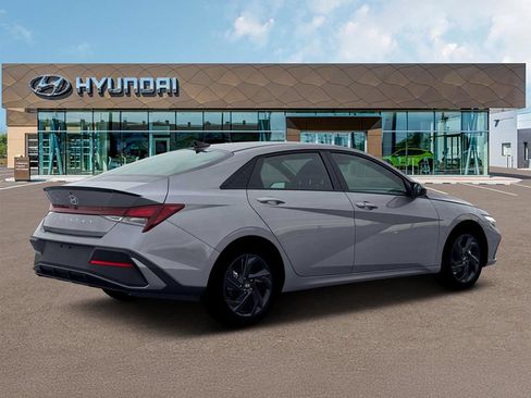 Certified 2026 Hyundai Elantra Sport FWD image 9