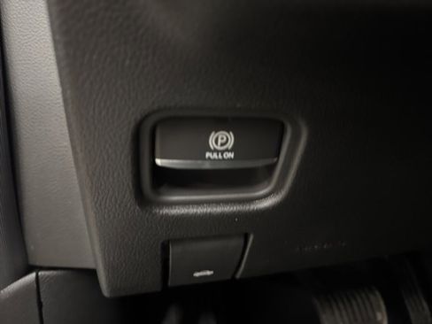 New 2025 Jeep Grand Cherokee Altitude image 15