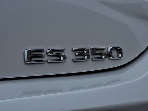 Used 2025 Lexus ES 350 w/ Premium Package FWD image 29