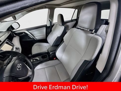 Used 2018 Toyota RAV4 XLE AWD/4WD image 5