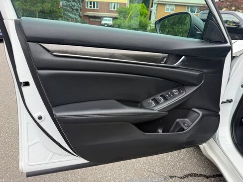 Used 2022 Honda Accord Sport image 11