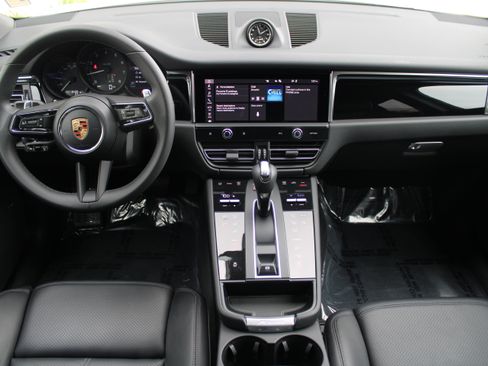 Certified 2026 Porsche Macan Turbo AWD/4WD image 17
