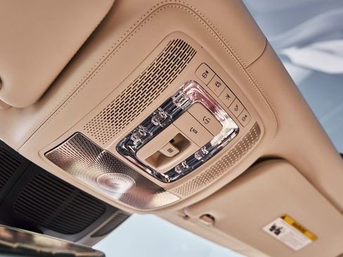 Used 2024 Mercedes-Benz Maybach GLS 600 4MATIC image 87