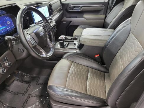 Used 2024 Chevrolet Silverado 1500 ZR2 w/ Technology Package AWD/4WD image 9