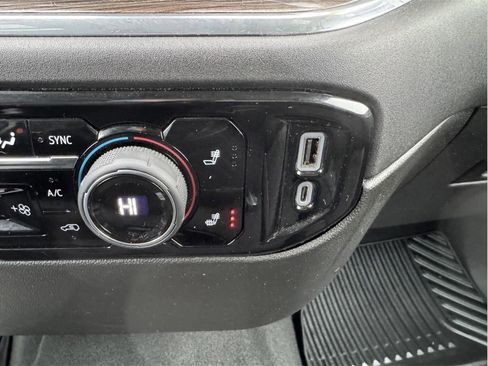 Used 2023 Chevrolet Silverado 1500 LT AWD/4WD image 20