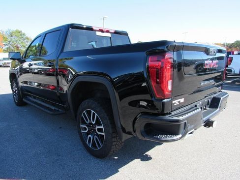 Used 2024 GMC Sierra 1500 AT4 w/ Technology Package image 6