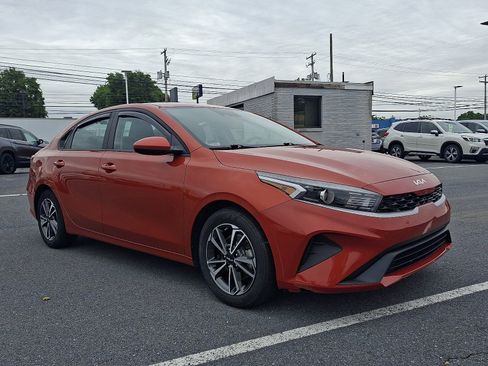 Used 2023 Kia Forte LXS FWD image 3