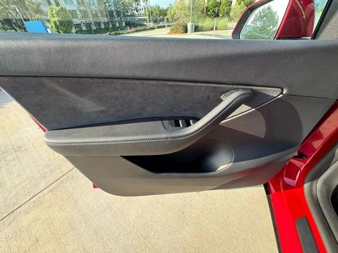 Used 2023 Tesla Model Y Long Range AWD/4WD image 25