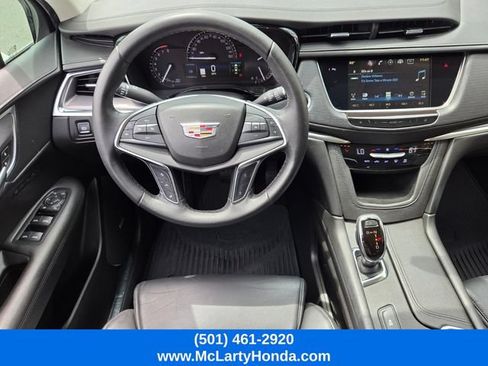 Used 2017 Cadillac XT5 Luxury w/ Driver Awareness Package FWD image 14