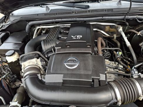 Used 2016 Nissan Frontier PRO-4X w/ Pro-4x Luxury Package AWD/4WD image 28