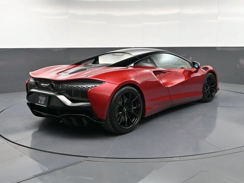Used 2024 McLaren Artura RWD image 8