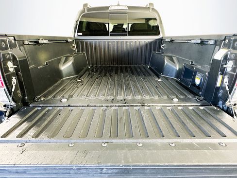 Used 2020 Toyota Tacoma Limited AWD/4WD image 29