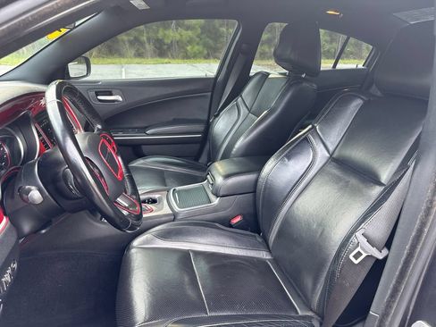 Used 2019 Dodge Charger SXT w/ Leather Interior Group RWD image 6