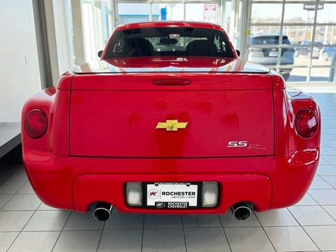 Used 2004 Chevrolet SSR w/ Preferred Equipment Group image 32