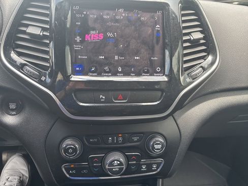 Used 2020 Jeep Cherokee High Altitude AWD/4WD image 9