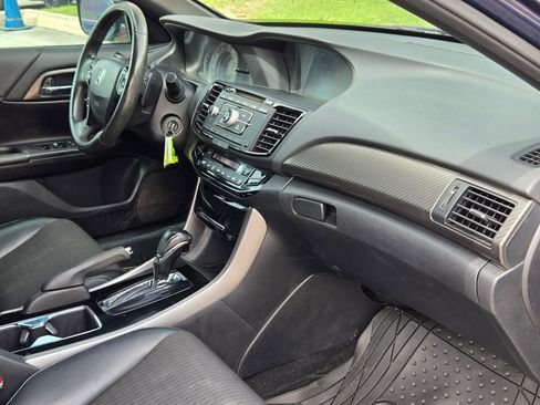 Used 2017 Honda Accord Sport image 24
