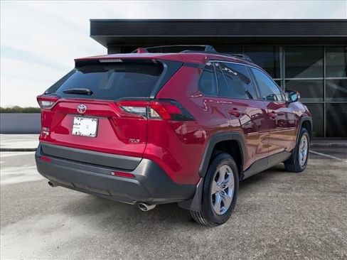 Used 2022 Toyota RAV4 XLE FWD image 7