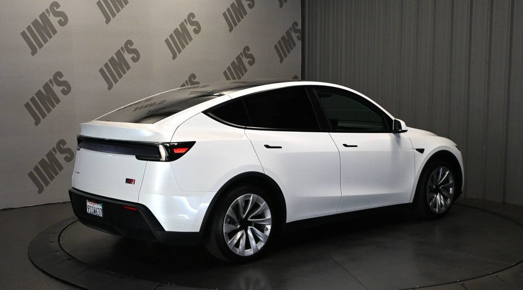 Used 2026 Tesla Model Y Long Range AWD/4WD image 10