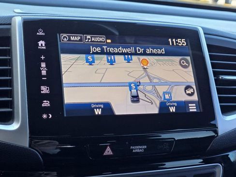 Used 2017 Honda Pilot Touring image 18