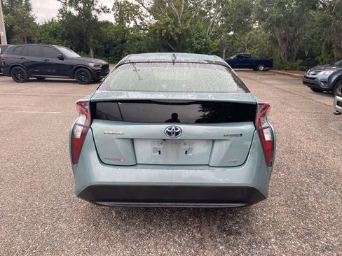 Used 2017 Toyota Prius Two FWD image 3