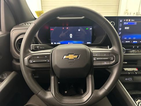 Used 2026 Chevrolet Colorado W/T w/ Advanced Trailering Package AWD/4WD image 9