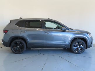 New 2026 Volkswagen Taos SE video 2