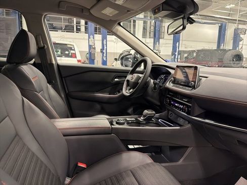 Used 2025 Nissan Rogue SV w/ Rock Creek Premium Package image 33