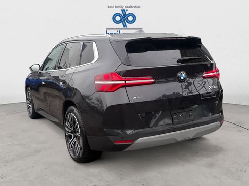 Used 2025 BMW X3 xDrive30 AWD/4WD image 3
