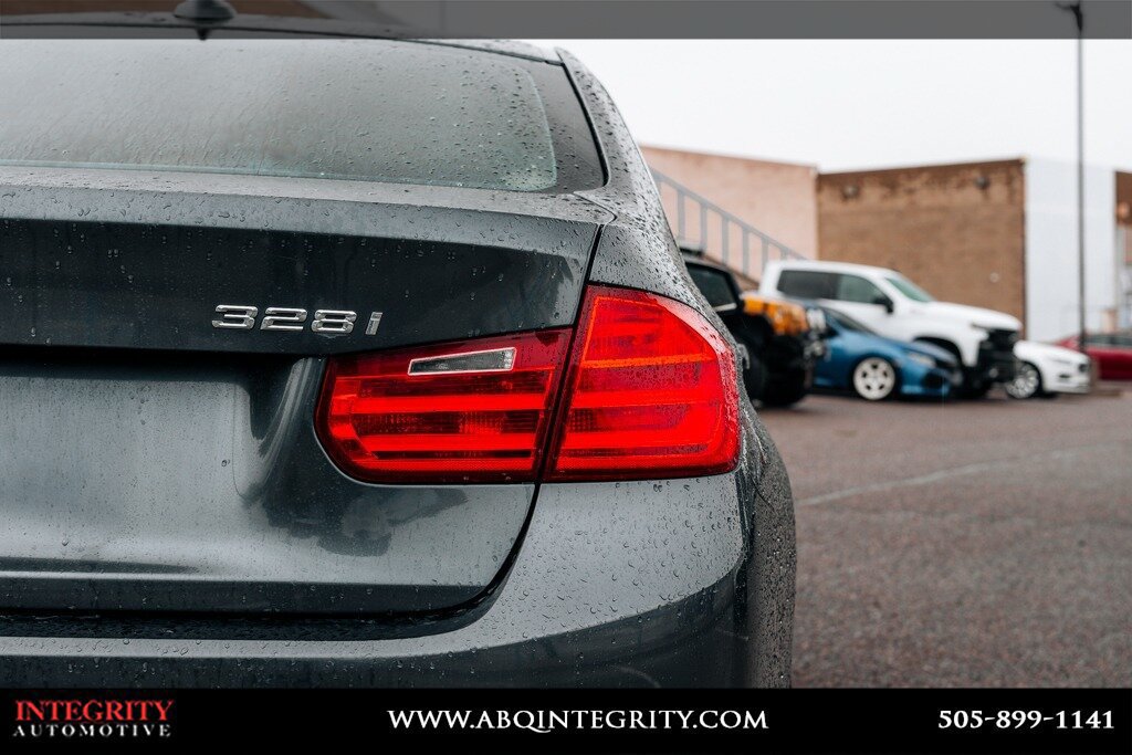 Used 2013 BMW 328i xDrive Sedan AWD/4WD image 13
