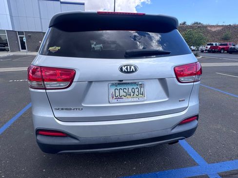 Used 2018 Kia Sorento L FWD image 4