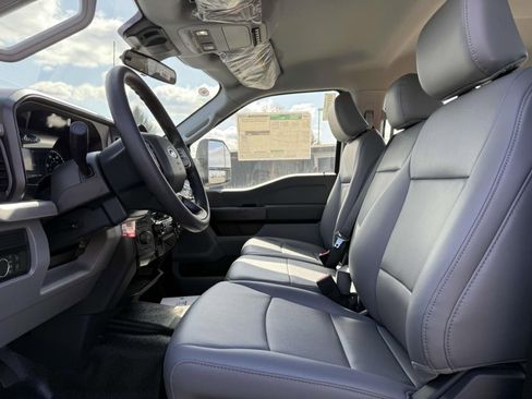 New 2025 Ford F550 4x4 Crew Cab Super Duty image 9