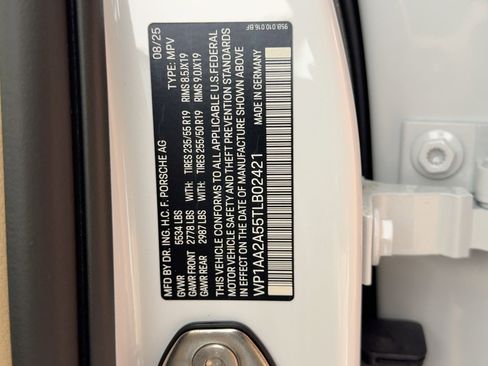 Certified 2026 Porsche Macan AWD/4WD image 20